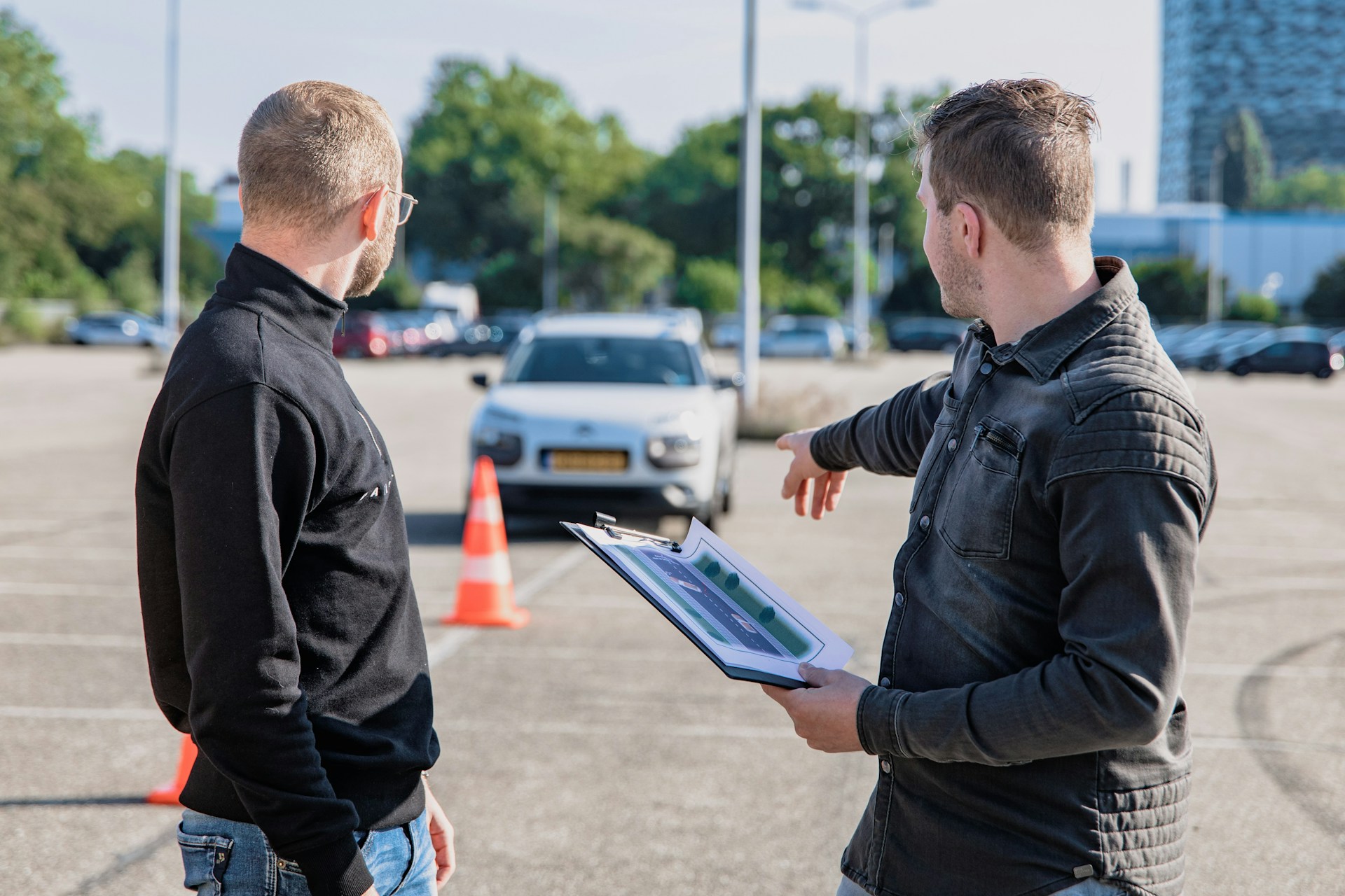 Mehr über den Artikel erfahren Fahrsicherheitstraining in Hockenheim: Anbieter, Preise und Tipps