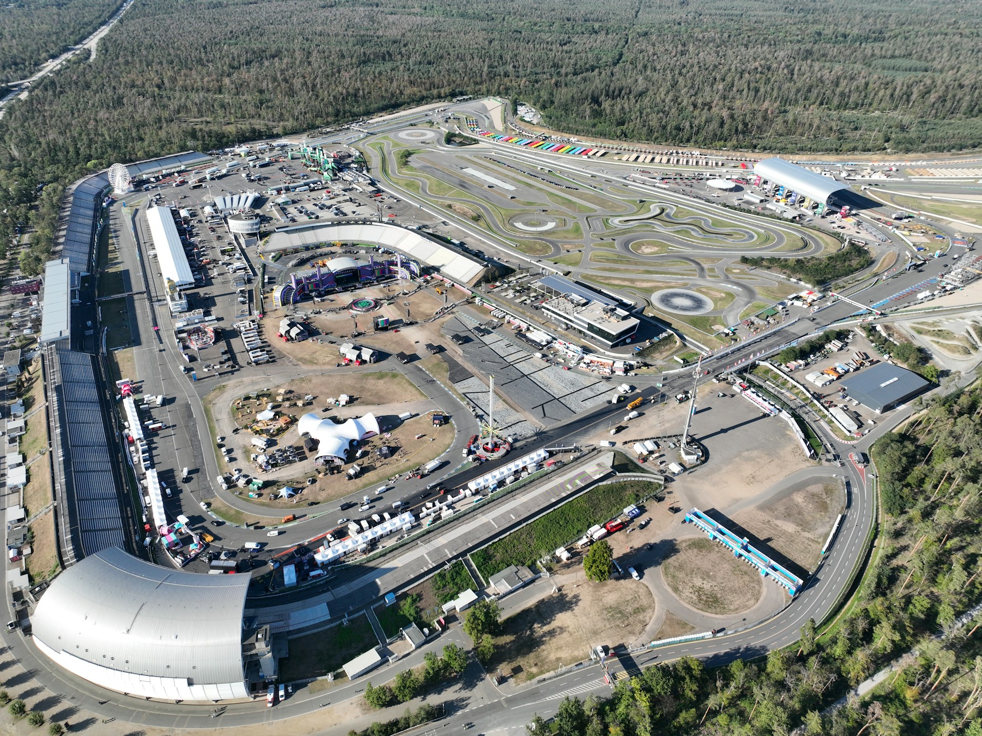 Mehr über den Artikel erfahren e4 Testival Hockenheim 2026: Elektroautos auf dem Hockenheimring testen
